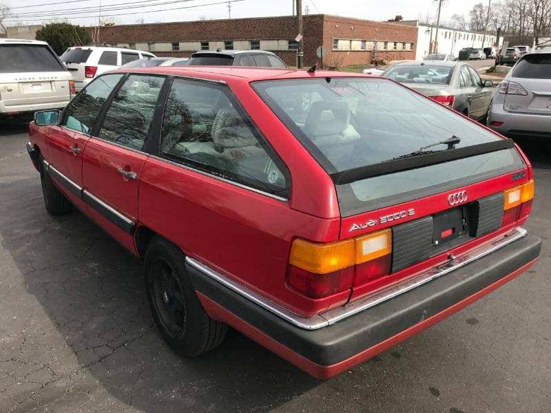 Illustration for article titled For $1,200, Could This 1988 Audi 5000S Make You Avant-Garde?